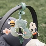 Done by Deer Zawieszka Sensoryczna Tiny Farm Green - obrazek 3