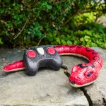 Terra by Battat: Zdalnie sterowany WĄŻ BOA / RAINBOW BOA 6+ - obrazek 9