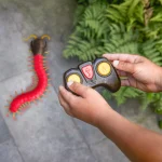 Terra by Battat: Zdalnie sterowana SKOLOPENDRA OLBRZYMIA czerwona 6+ - obrazek 3