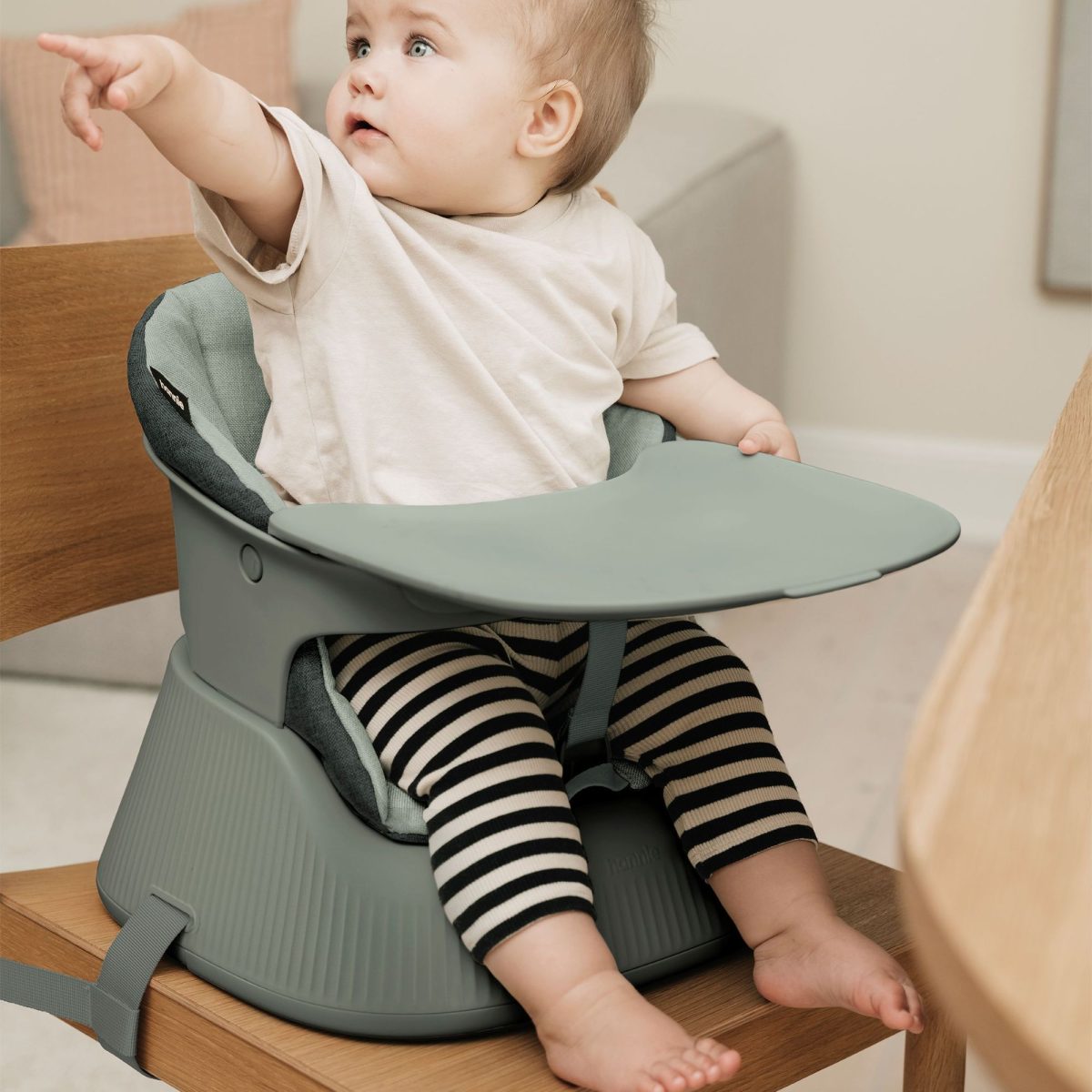 Hannie: Przenośne krzesełko do karmienia - Sage Green - obrazek 2