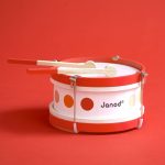 Janod Bębenek Confetti 2+ (edycja 2026) - obrazek 2