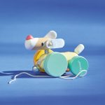 Janod Piesek drewniany do ciągnięcia Zigolos 12m+ - obrazek 2