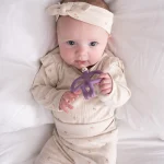 Matchstick Monkey: gryzak masujący ze szczoteczką fioletowy Purple - obrazek 2