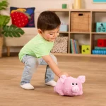 BATTAT: Wędrująca świnka WYDAJĄCA ODGŁOSY – Oink n’ Waddle Pig / B.TOYS - obrazek 8
