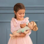LullaBaby: Lalka NIEMOWLĘ z WŁOSAMI i butelką z efektem mleka 2+ - obrazek 2