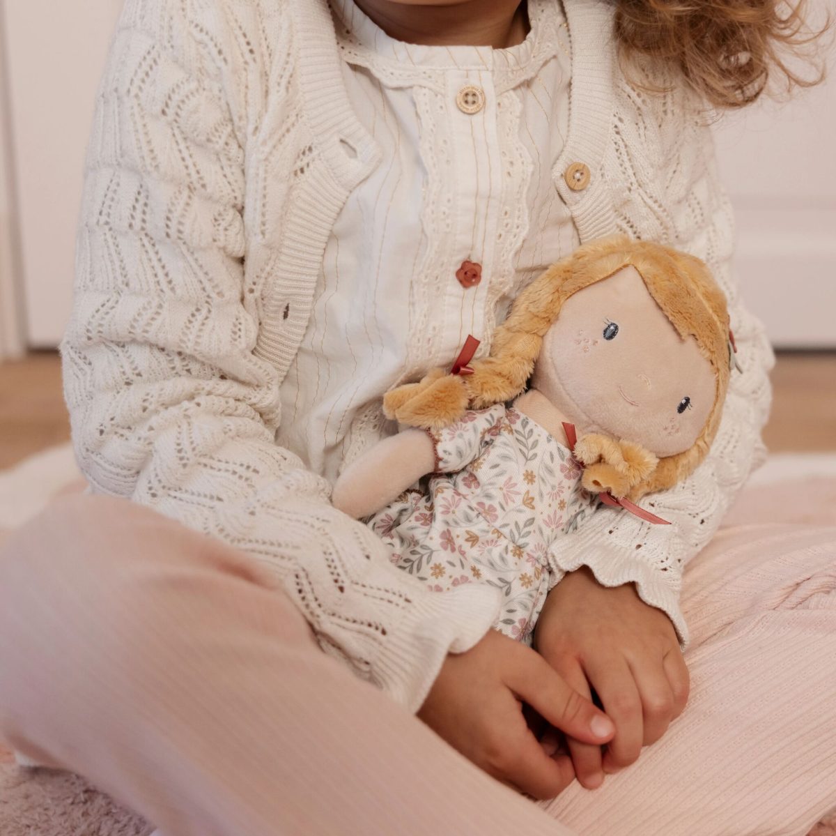 Little Dutch: miękka lalka Julia 35 cm - obrazek 2