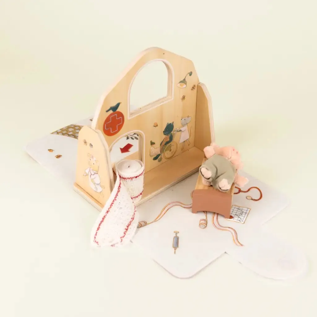 Egmont Toys®: Przenośny Gabinet Lekarski / Mini przyjaciele 3+ - obrazek 2