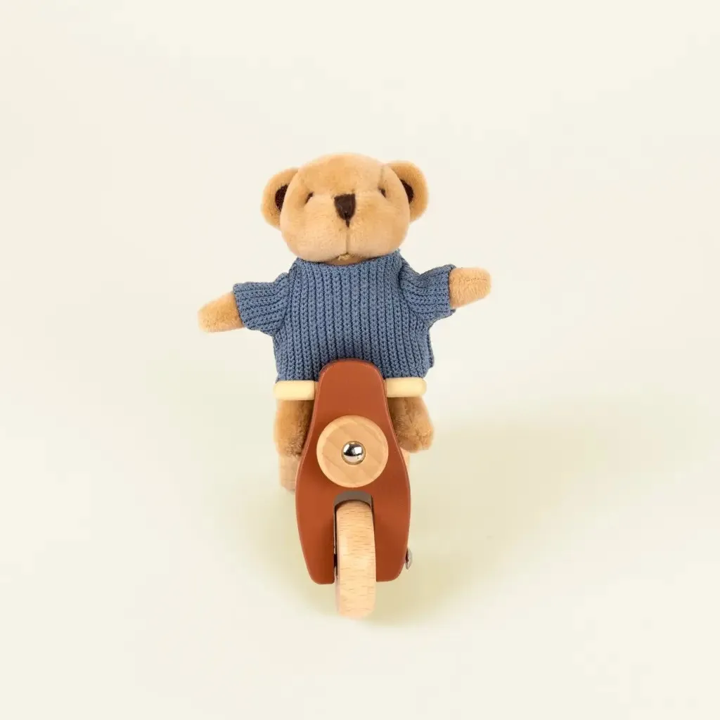 Egmont Toys®: Miś Alexis na Motorku Vespa 12m+ - obrazek 3