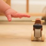 Egmont Toys®: Miś Alexis na Motorku Vespa 12m+ - obrazek 4