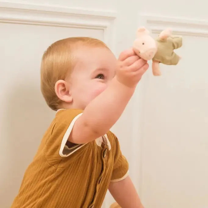 Egmont Toys®: Przytulanka mini Świnka Bart / Przyjaciele - obrazek 2