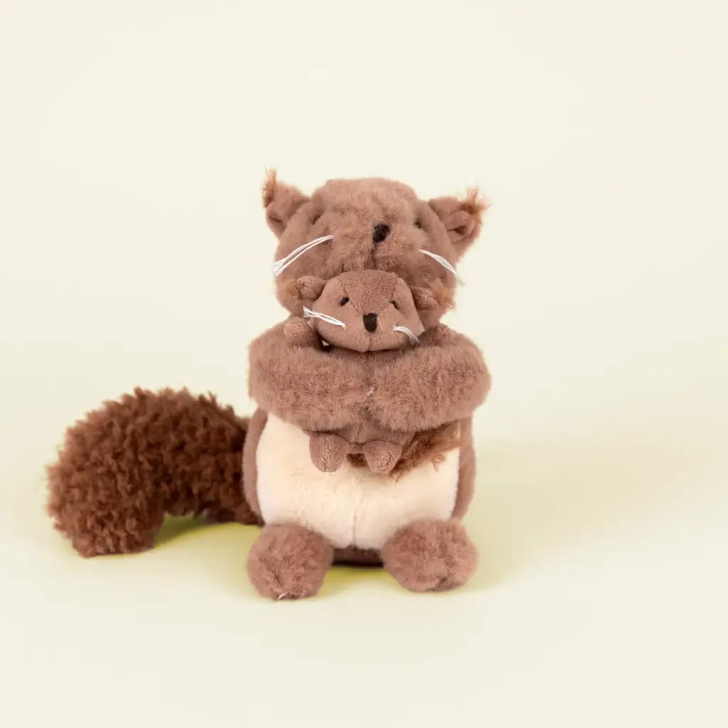 pol_pl_Przytulanka-Wiewiorka-z-malenstwem-Egmont-Toys-R-6864_1 Egmont Toys®: Przytulanka Wiewiórka z maleństwem - obrazek 1