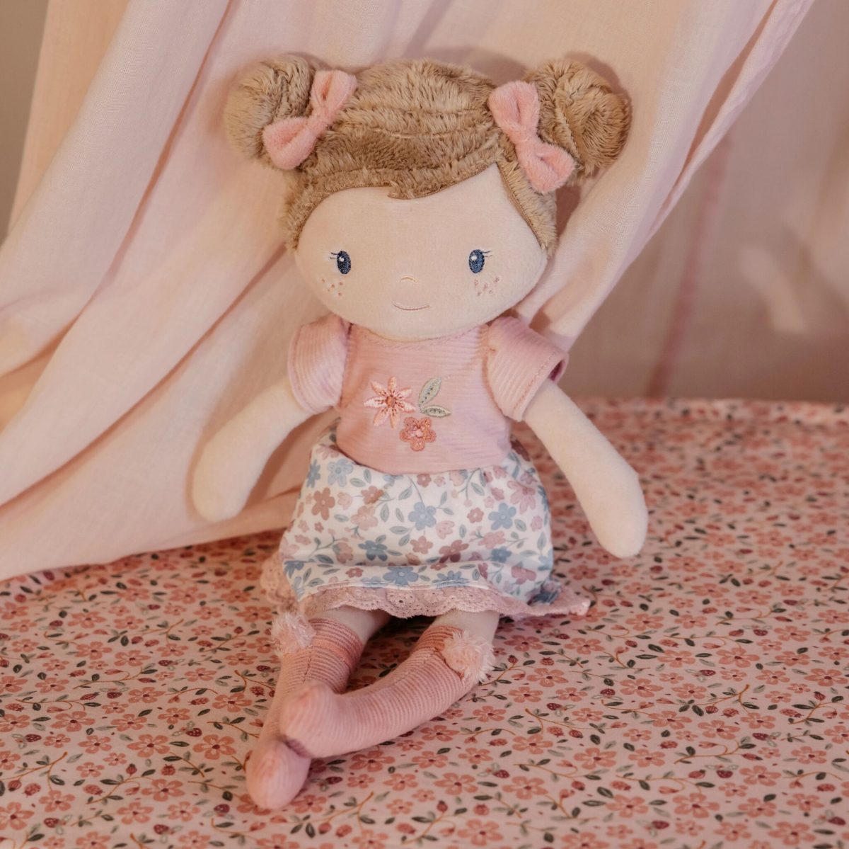 Little Dutch: miękka lalka Rosa 35 cm - obrazek 2