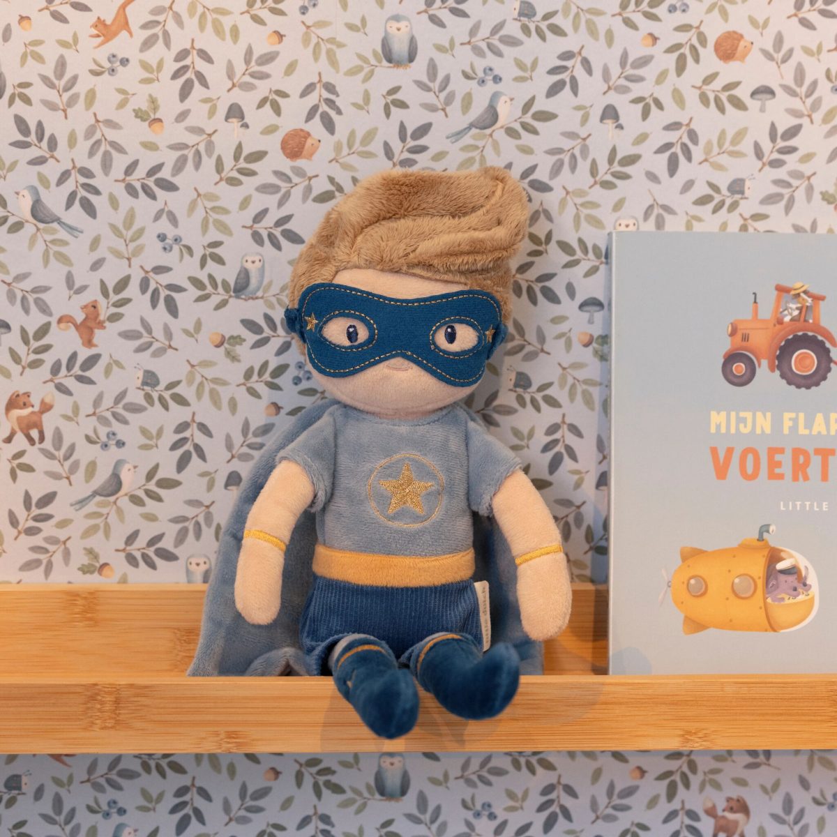 Little Dutch: miękka lalka Superhero Jim 35 cm - obrazek 2