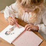 Little Dutch: kolorowanka wodna wielokrotnego użytku Rosa & Friends - obrazek 2